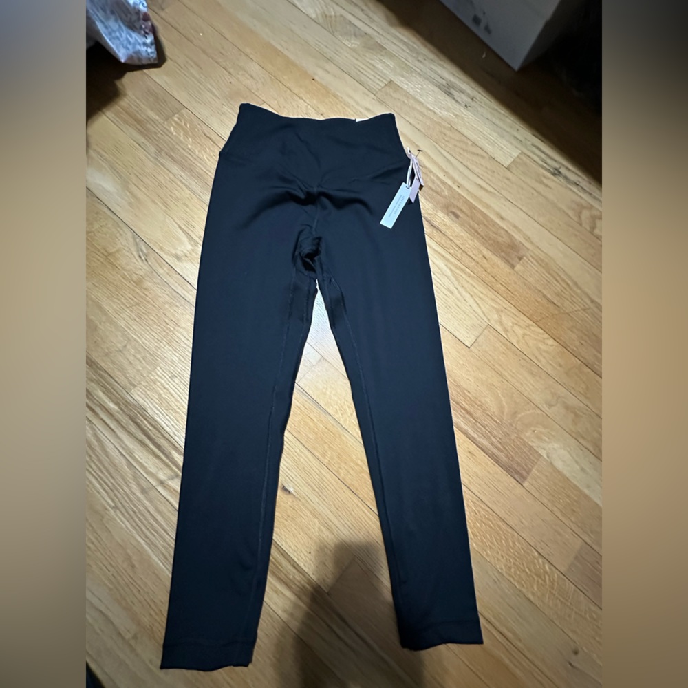 Victoria's Secret Cross Over Black Legging  size 8 nwt above the ankle